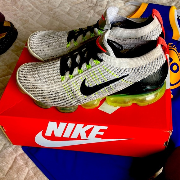Nike Air Vapormax 3 White Volt. Size 11. Price 80$ - Picture 1 of 4